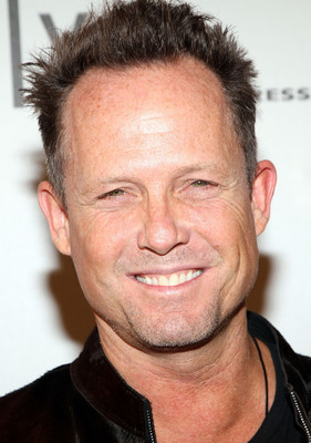 Dean Winters 04
